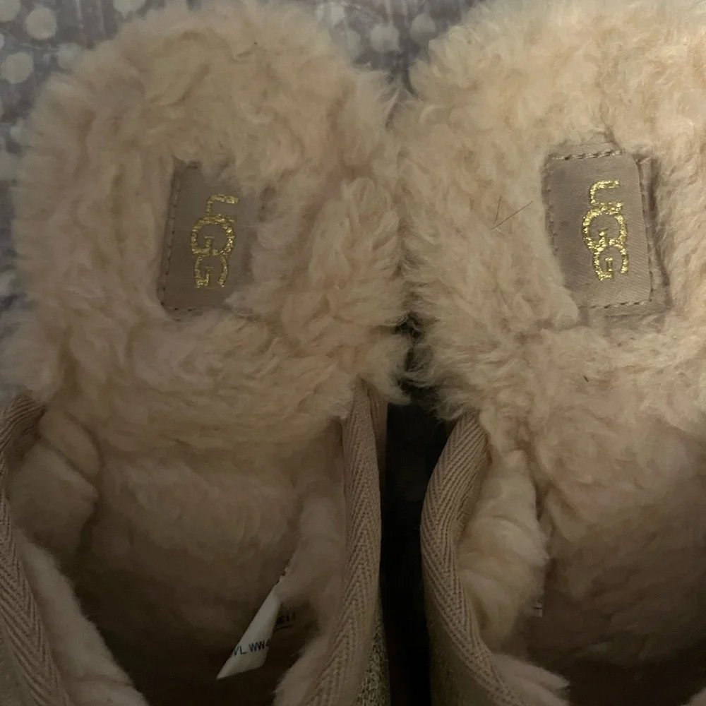 UGG Little Girls Metallic Gold Slippers. Size 1, never worn.